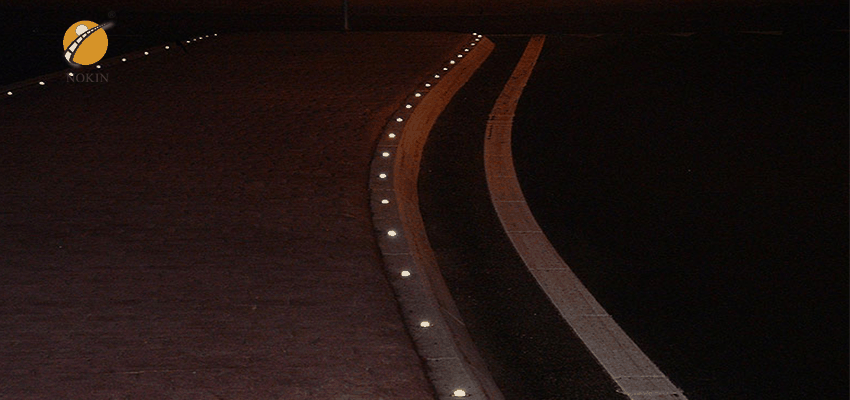 reflective road studs on highways